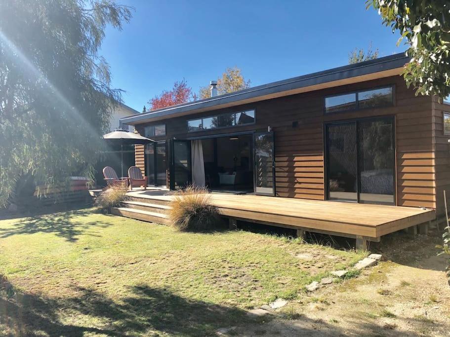 Modern Kowhai Cottage Ванака Екстер'єр фото